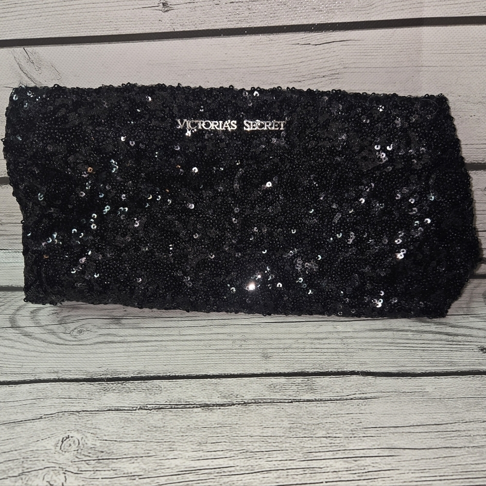 VICTORIA'S SECRET LIMITED EDITION BLACK SEQUIN CLUTCH